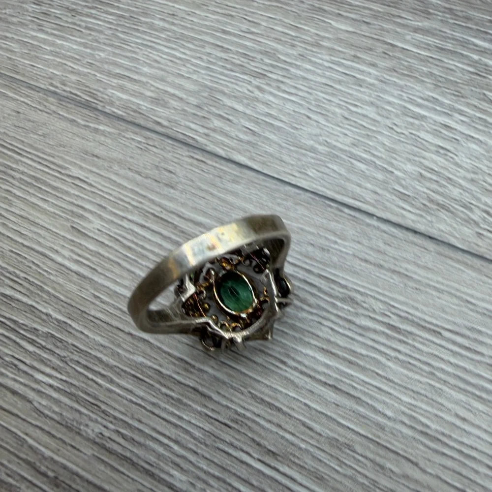 Elegant‎ Sterling Silver and Green Women's Ring .925